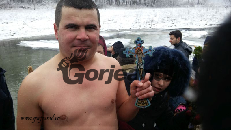 A prins crucea de Bobotează pentru al optulea an la rând!