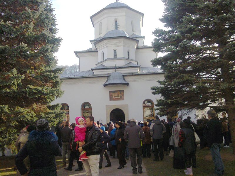 Sărbători Arhierești în lavra Sfântului Nicodim cel Sfințit de la Tismana, județul Gorj