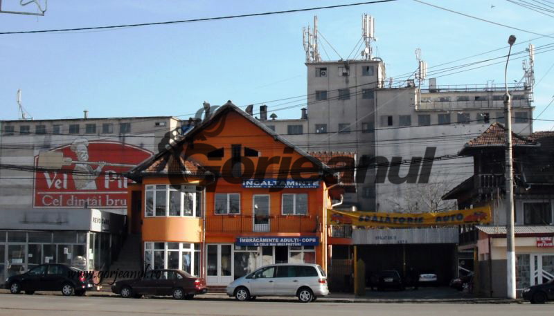 Vel Pitar a pierdut furnizarea cornului pentru elevii din Gorj