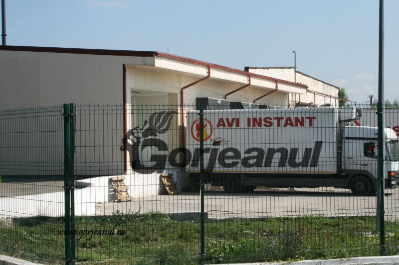 Un dezvoltator din București și producătorul “La Provincia”, interesați de abatorul și fermele Avi Instant