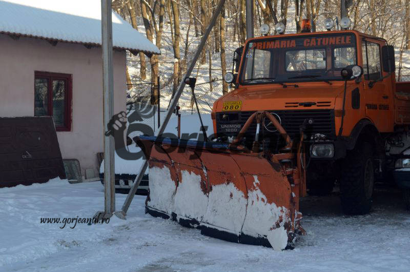 Primarii din Gorj au învins zăpada în primul meci cu 1-0