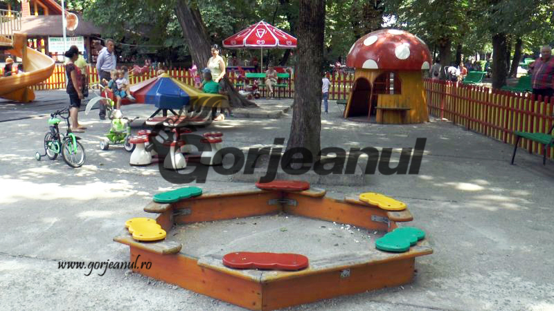 Investiţii în spaţiile de joacă şi cele de fitness