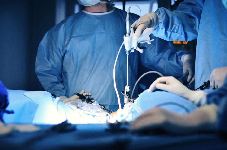 Operație în premieră la SJU Târgu-Jiu, realizată de către ginecologii Tetileanu și Șorop