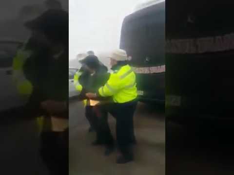 VIDEO REVOLTĂTOR: Scandal cu Poliția, la Târgu-Cărbunești