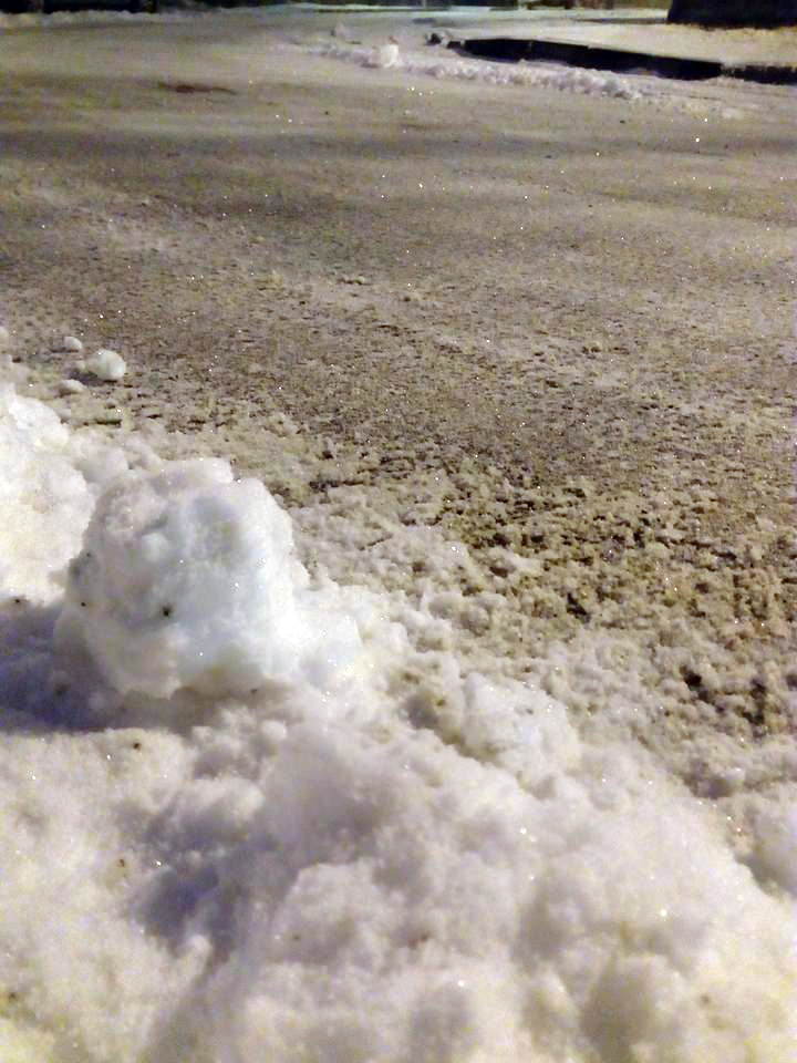 Amenzi pentru nedegajarea trotuarelor de zăpadă şi gheaţă