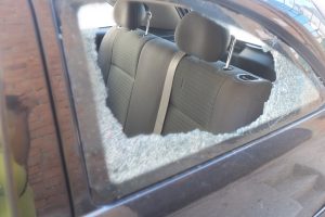 10-masina-distrusa-300x200