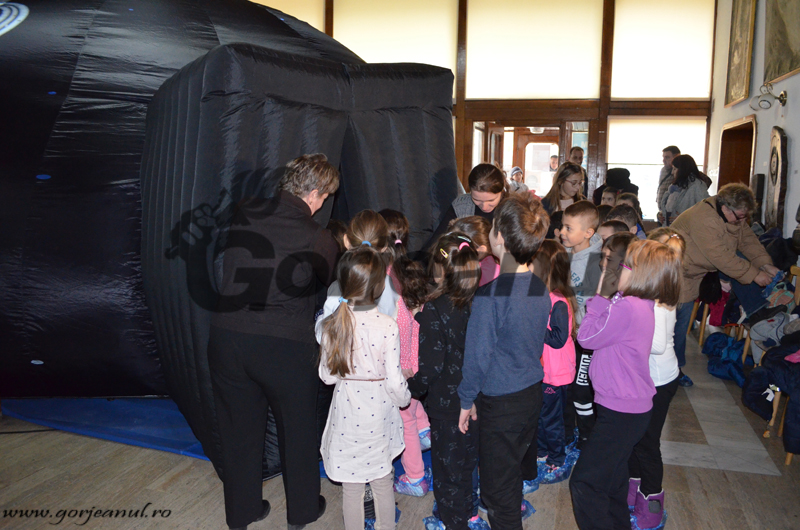 ”Școala Planetelor” își așteaptă vizitatorii la Târgu-Jiu