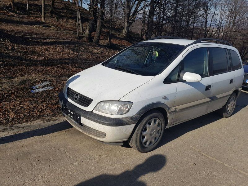 Șofer lăsat fără mașină, după ce a luat oameni ”la ocazie”