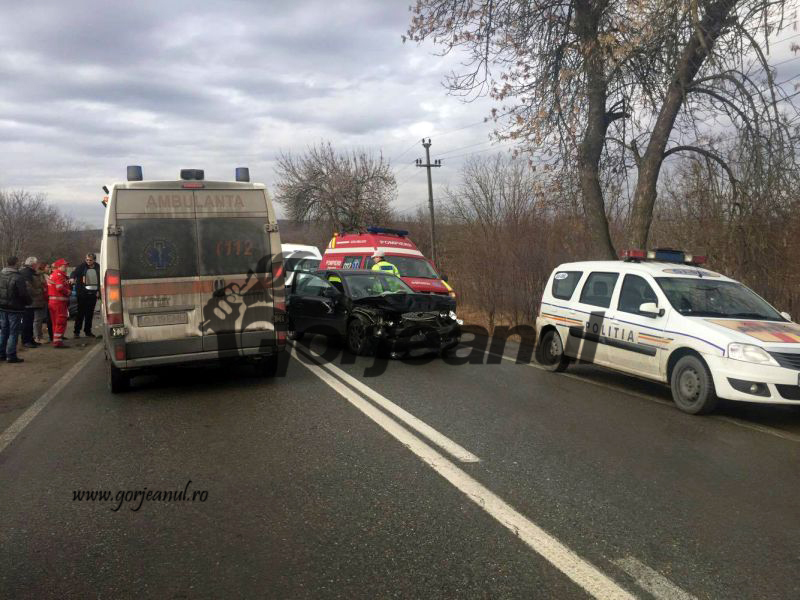 Accident spectaculos la Drăgoieni: Trei mașini implicate