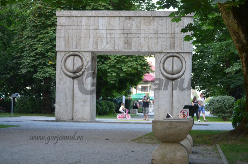 Operele brâncuşiene, din nou analizate