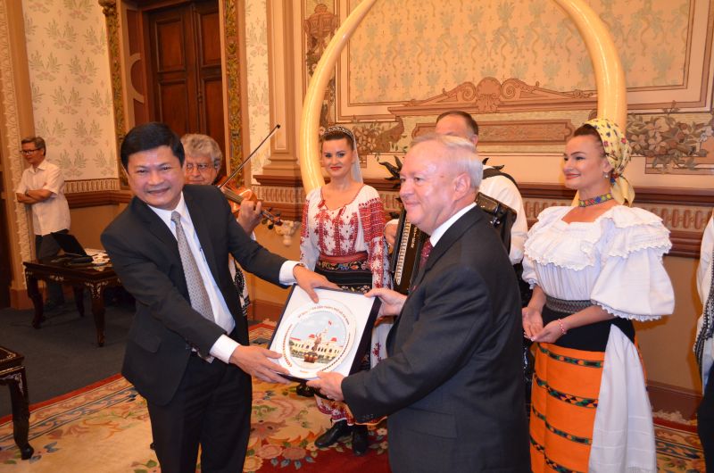 Județul Gorj – ambasador cultural al României în Vietnam