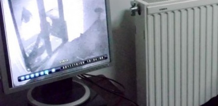 Femeie cercetată pentru violare de domiciliu și distrugere