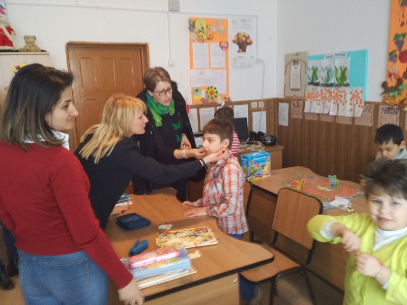 Mărțișoare pentru elevii Centrului Școlar pentru Educație Incluzivă