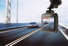 Șofer începător prins în timp ce conducea cu 175 de kilometri pe oră