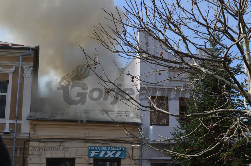 Incendiu în centrul municipiului Târgu-Jiu