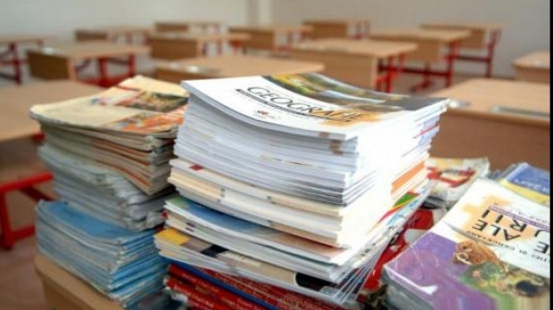 MEN caută profesori pentru evaluarea proiectelor de manuale școlare