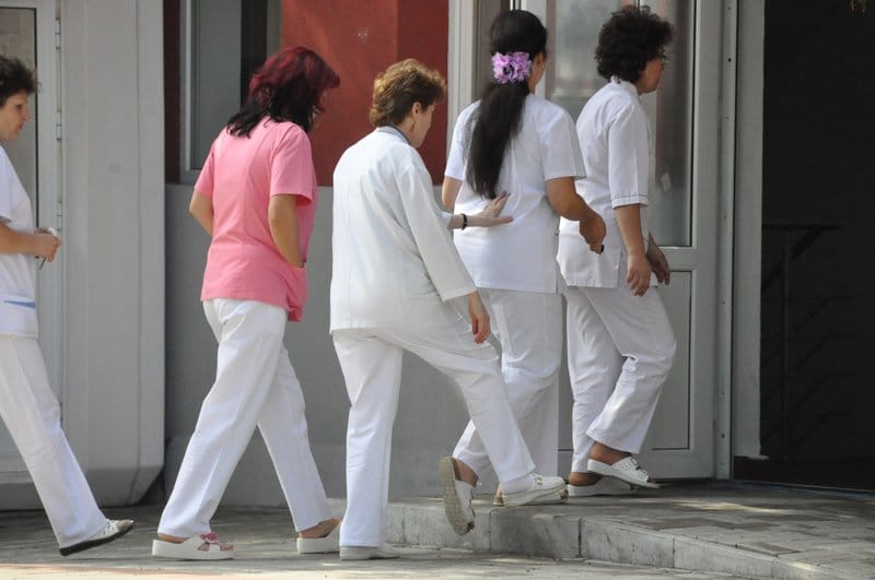 Vezi ce trebuie să facă asistenții medicali pentru echivalare!