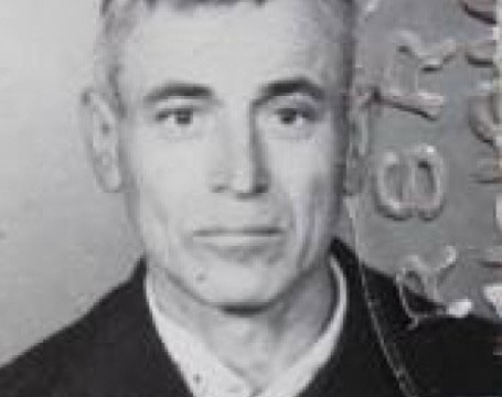 Bătrânul dispărut în 2015, găsit mort în grădină