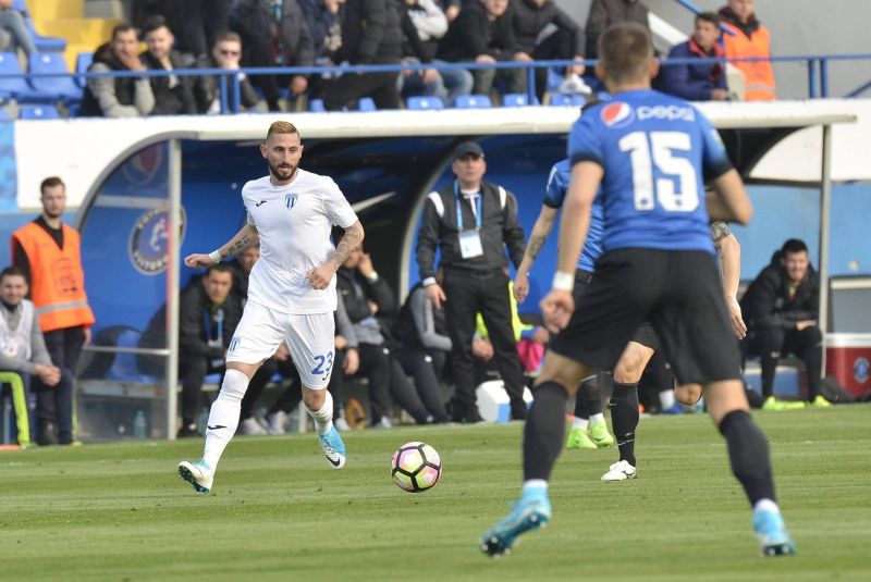 I-au înecat la mal! Craiova i-a dat o palmă liderului