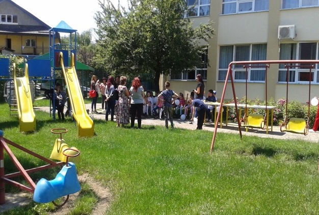 Ne jucăm, învăţăm şi creştem împreună