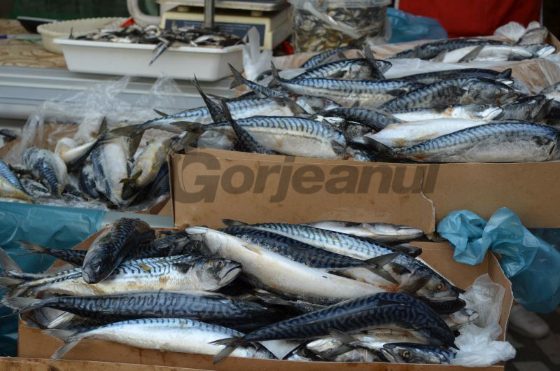 Amenzi pentru peşte şi produse din carne de porc cu probleme