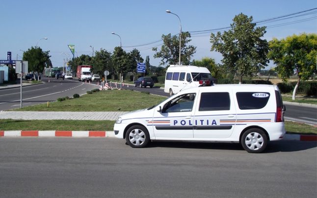 Fructe, legume și produse de panificaţie, confiscate de polițiști