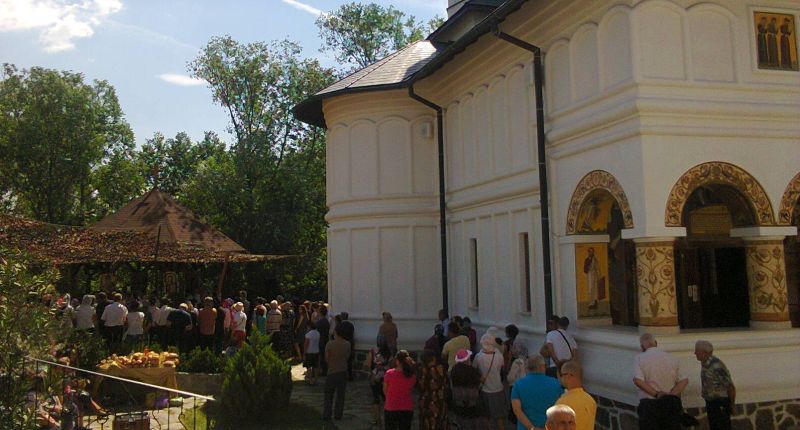 Sărbătoare Arhierească la Hramul Mănăstirii «Icoana», Comuna Crasna, Protopopiatul Târgu-Cărbuneşti, Gorj