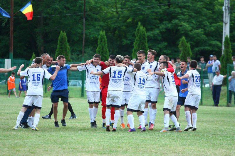 20864097_10155472757231397_1856372842_n