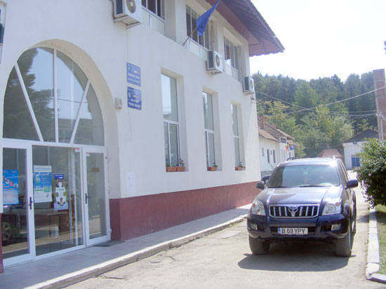 Primăria Cărbuneşti recrutează o infirmieră pentru creşa din oraş