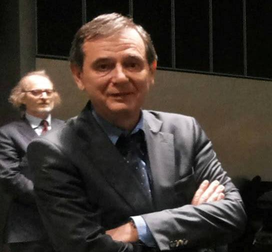 861070_777894358904321_469238175_o