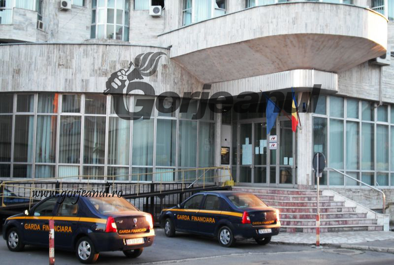 Autovehicule, puse sub sechestru, scoase la licitaţie de Finanţele din Gorj