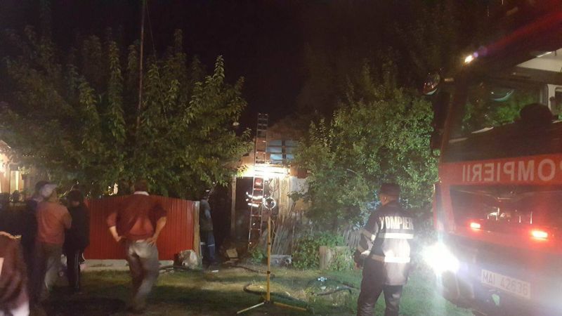 Incendiu pornit de la o sobă, la Drăguțești