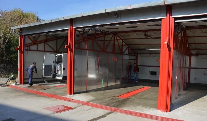 Muncă la negru la o sală de jocuri de noroc şi la o spălătorie auto