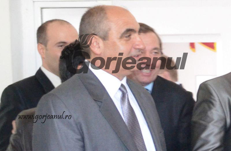 Vlăduleanu demarează procedurile pentru recuperarea banilor încasaţi ilegal de salariaţii de la Bîlteni