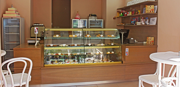 Cofetărie din Cărbuneşti şi un magazin, închise temporar de inspectorii DSVSA