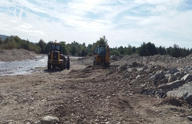 Noi lucrări pe cursurile de apă din județ