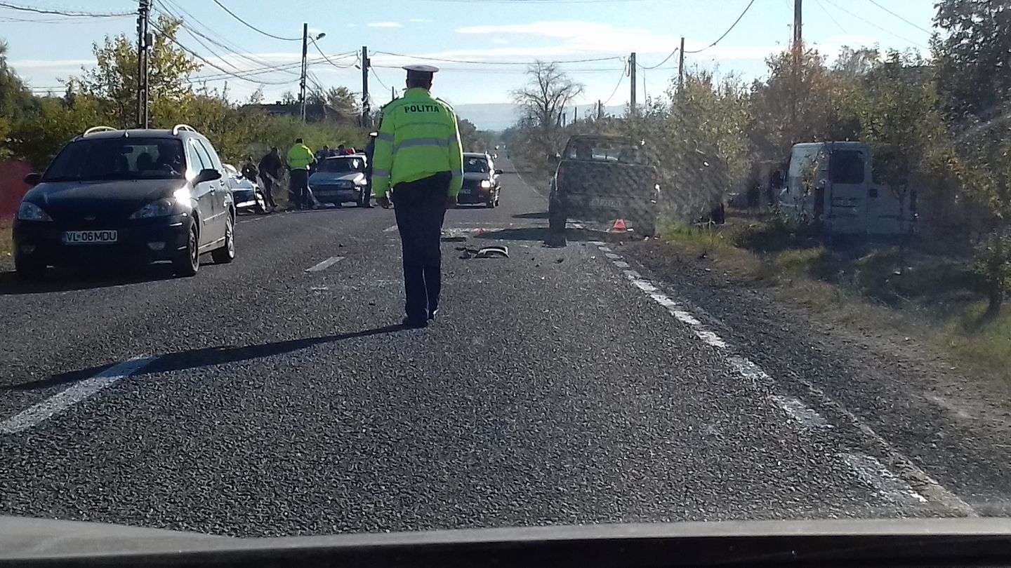 Accident cu patru mașini la Scoarța