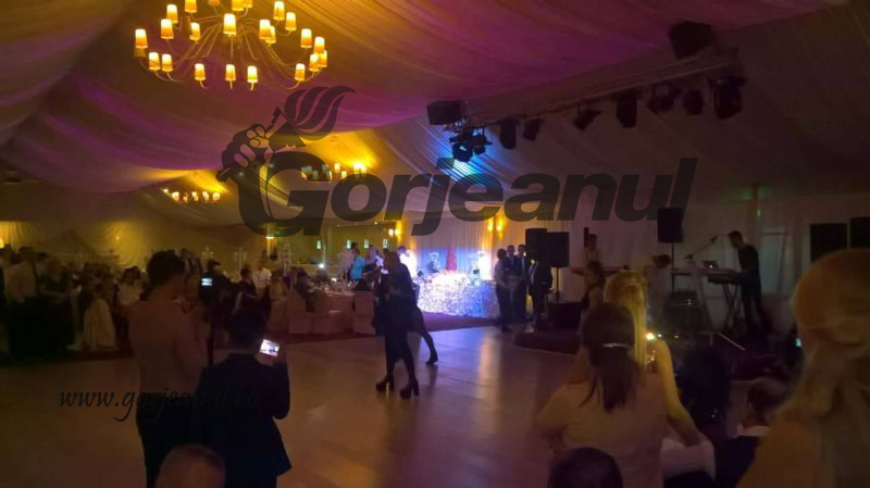 Lidia Buble a încins atmosfera la Târgu-Jiu la o nuntă care a respectat toate tendințele