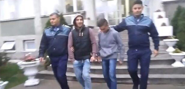 Au ieșit bine dispuși din arest