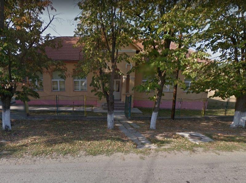 Școala Gimnazială din Valea Mănăstirii, afectată puternic de lucrările miniere! Acțiune în răspundere delictuală pentru CEO