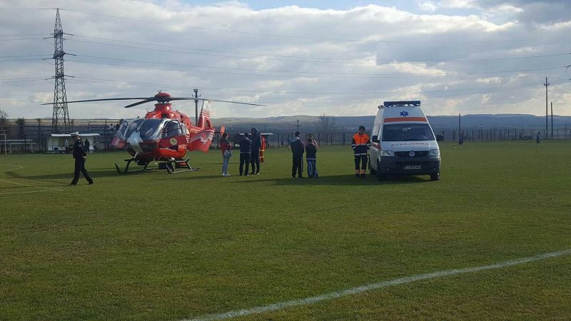 Copil transportat cu elicopterul la Bucureşti, după ce s-a opărit cu ciorbă