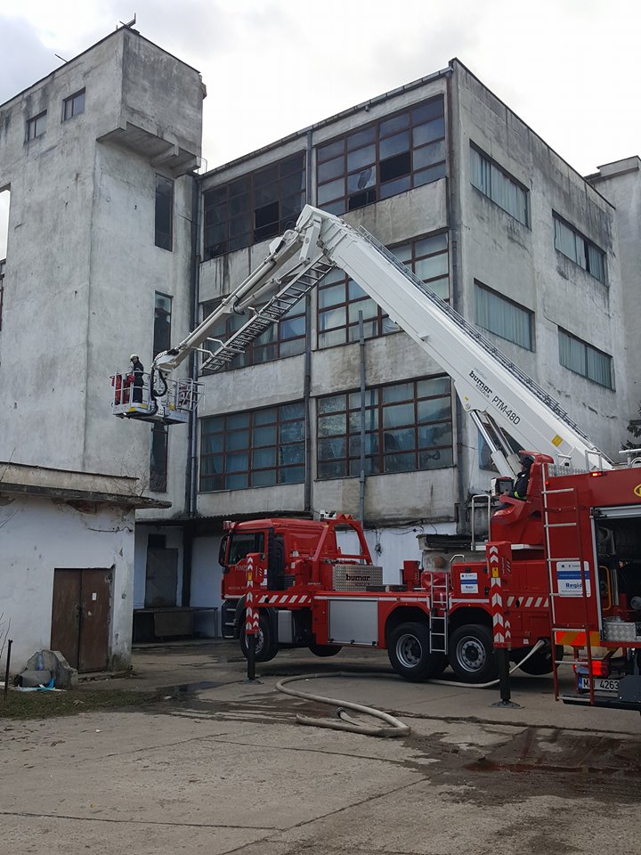Incendiu la fabrica de confecții