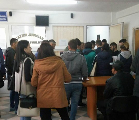 Peste 600 de gorjeni vor să devină polițiști! 200 aleg Jandarmeria și ISU