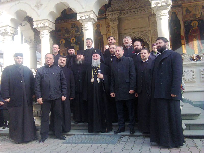 Lumina, şi Adevărul, şi Viaţa – Sfântă Liturghie Arhierească la Hramul «Intrarea în Biserică a Maicii Domnului», de la Mănăstirea Lainici, Protopopiatul Târgu-Jiu Nord