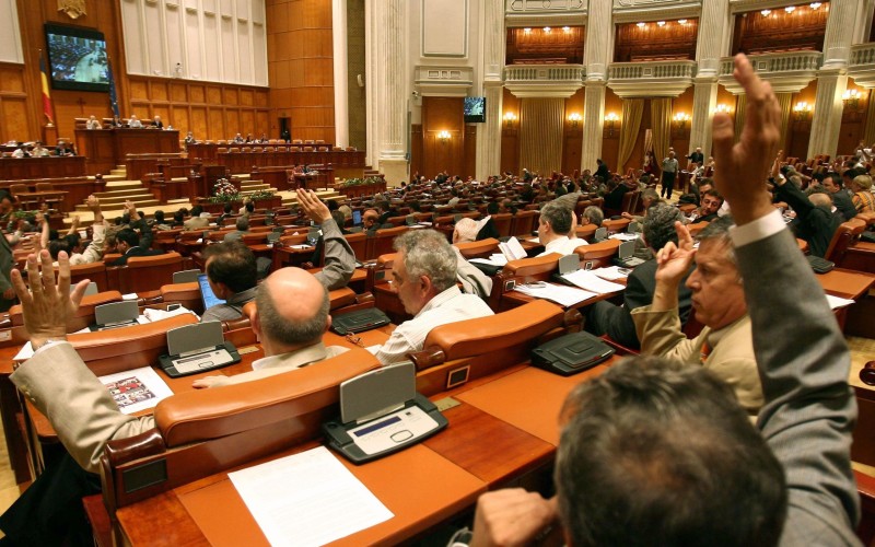 Fantomele obscurantismului și răutăților bântuie scena politică românească