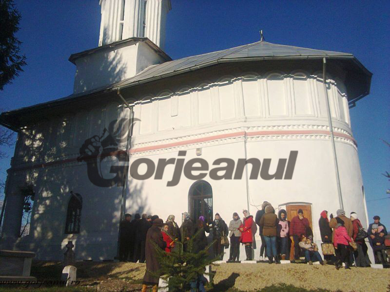 Sfântă Liturghie Arhierească la resfinţirea Bisericii din Parohia Lupoaia, Protopopiatul Târgu-Jiu Nord