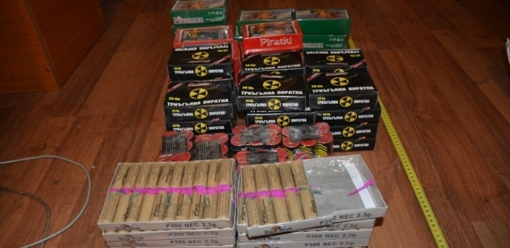 Percheziții la Bâlteni