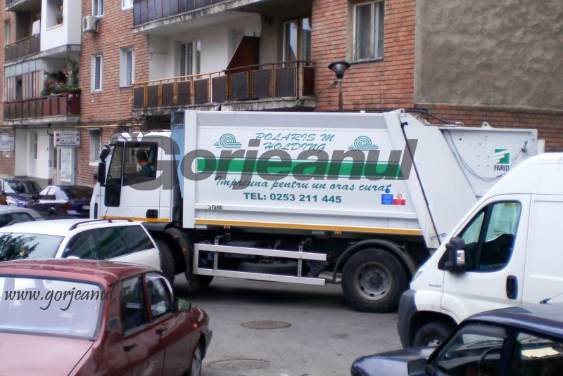 Deşeurile din Târgu-Jiu, ridicate după un orar special, de Sărbători