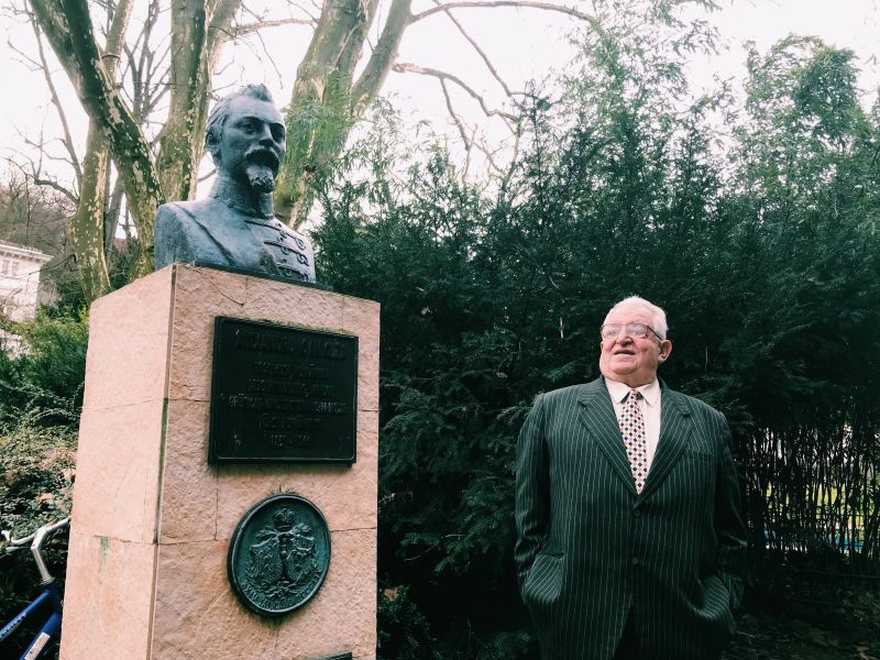 27398815_800561193465290_420648143_o