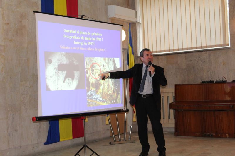 Manifestare culturală la Petroșani, la împlinirea a 80 de ani de la realizarea Coloanei fără Sfârșit (II)